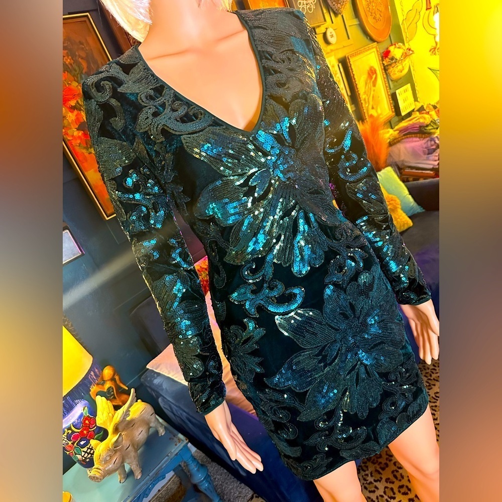 FOREVER 21 Dark Green Velvet Sequin Mini Sz S - Picture 3 of 8